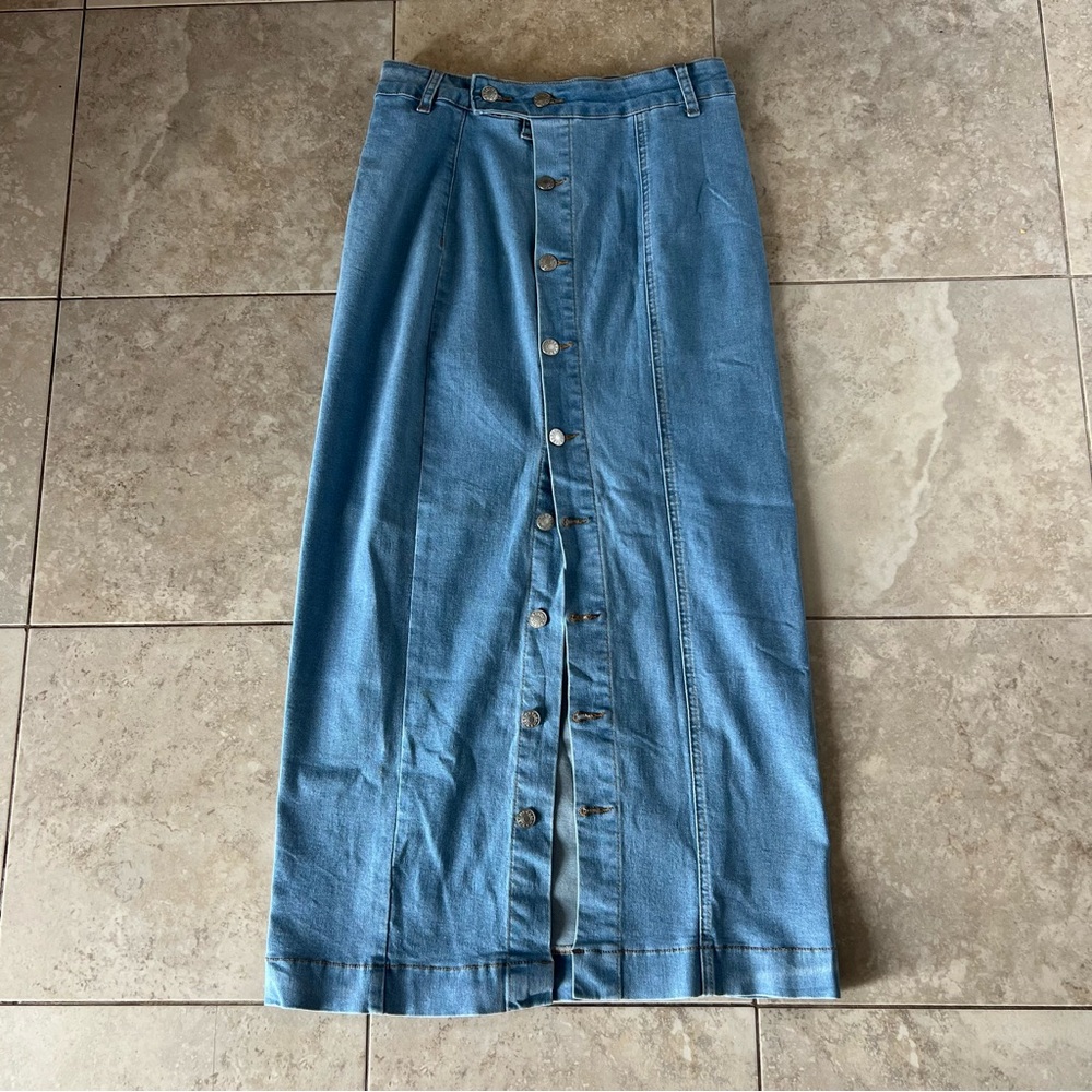 🎈HP🥳🎉 Light Wash Denim Button Front Midi Skirt High Slit Stretch Size Large - Picture 6 of 9